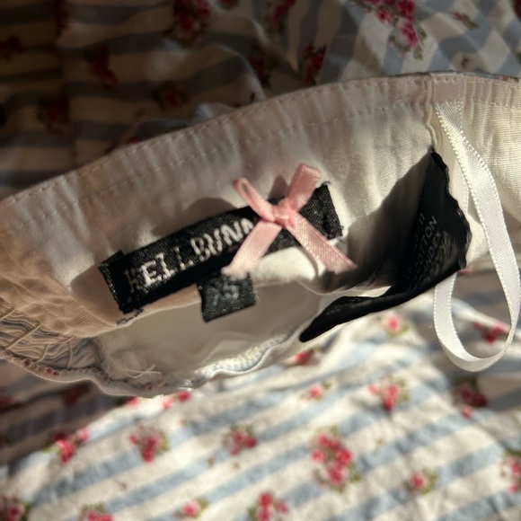 Adorable Poofy Linen styled Skirt - Picture 4 of 6